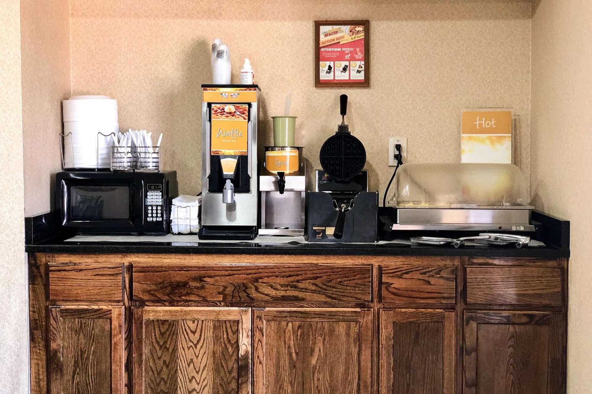 Quality Inn I-70 At Wanamaker Topeka Kültér fotó