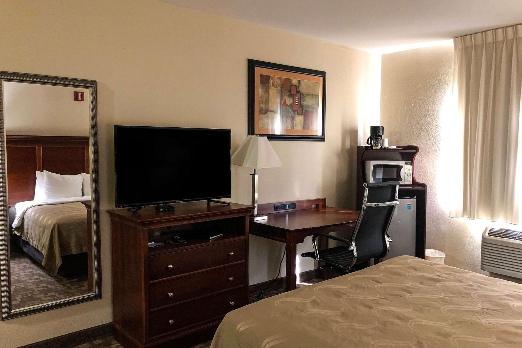 Quality Inn I-70 At Wanamaker Topeka Kültér fotó