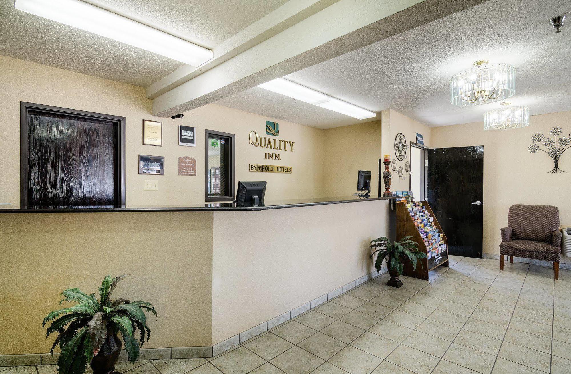Quality Inn I-70 At Wanamaker Topeka Kültér fotó